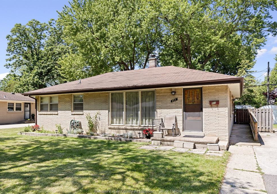 371-st-marks-tecumseh-ontario-26012970