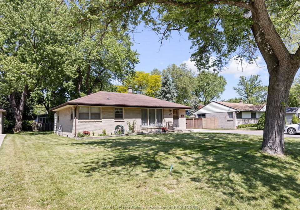371-st-marks-tecumseh-ontario-26012970
