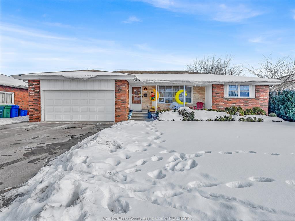 2450-mckay-avenue-windsor-ontario-26012971