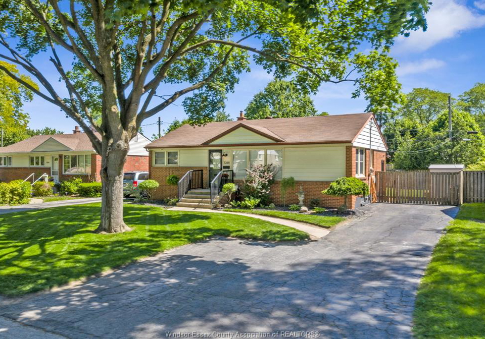 3268-virginia-park-windsor-ontario-26012972