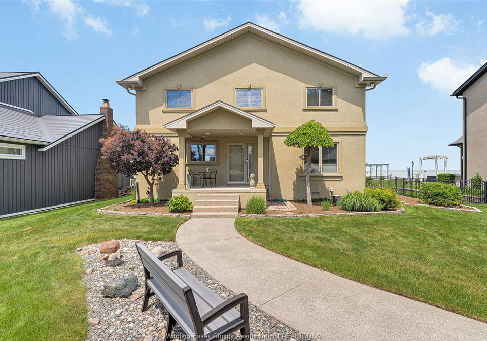 281-lakeview-drive-belle-river-ontario-26012985