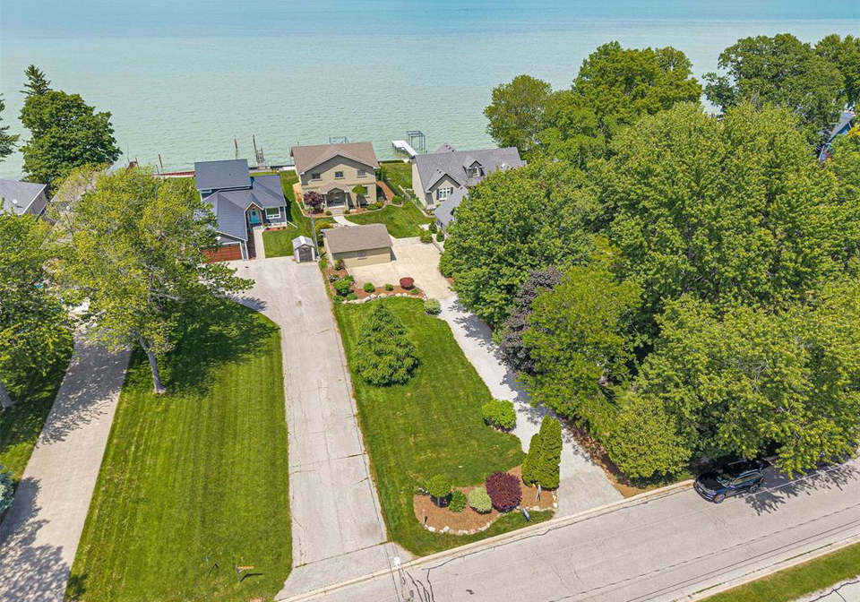 281-lakeview-drive-belle-river-ontario-26012985
