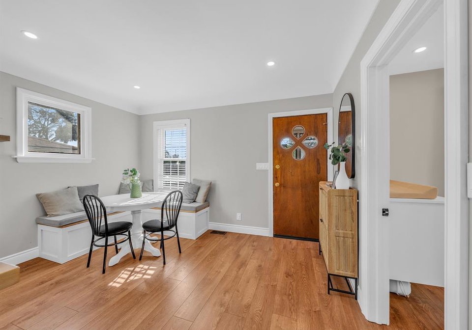 3760-glenfield-windsor-ontario-26012987
