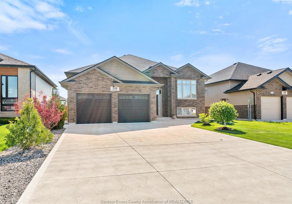 208-clarke-amherstburg-ontario-26012989