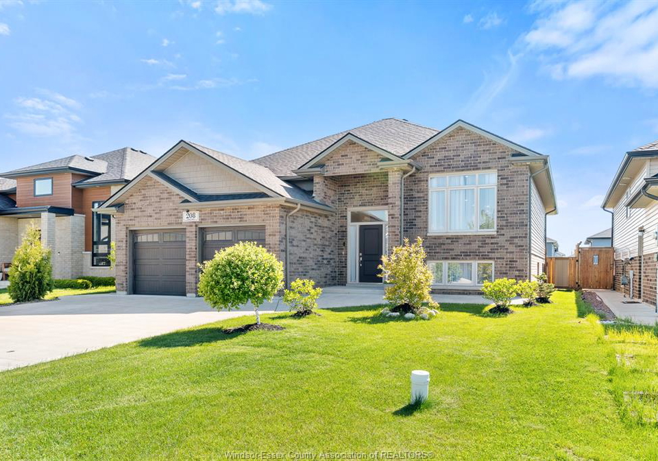 208-clarke-amherstburg-ontario-26012989