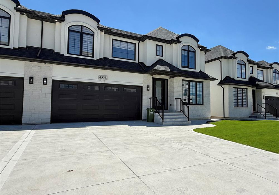 4538-valerio-crescent-lasalle-ontario-26012990