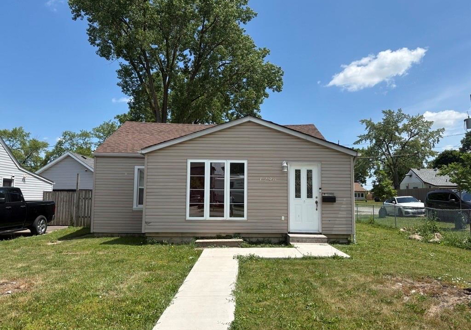1296-elm-avenue-windsor-ontario-26012992