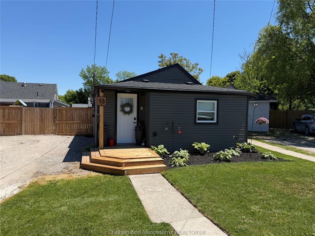 13-forhan-street-wallaceburg-ontario-26013009