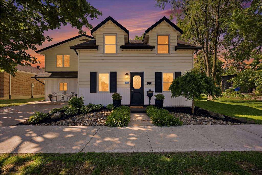 554-niagara-street-plympton-wyoming-ontario-26013010