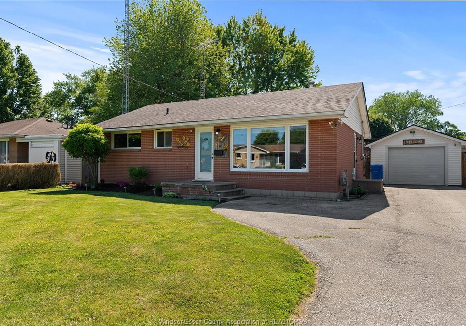 67-danforth-avenue-leamington-ontario-26013016