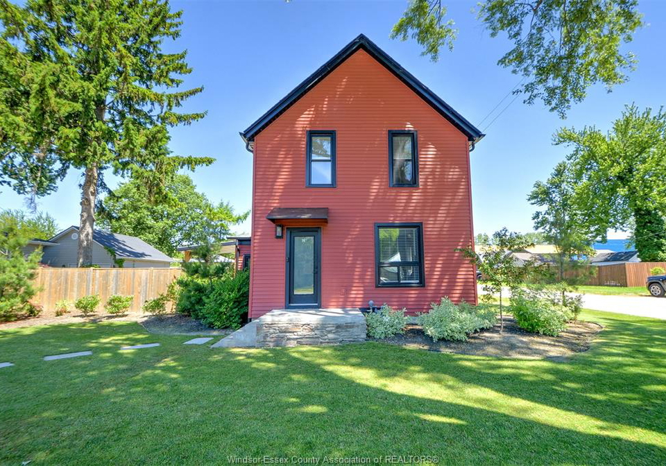 74-munger-harrow-ontario-26013025