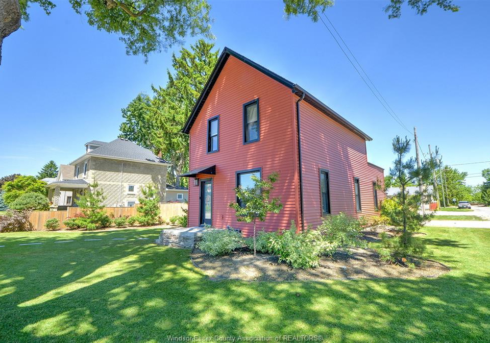 74-munger-harrow-ontario-26013025