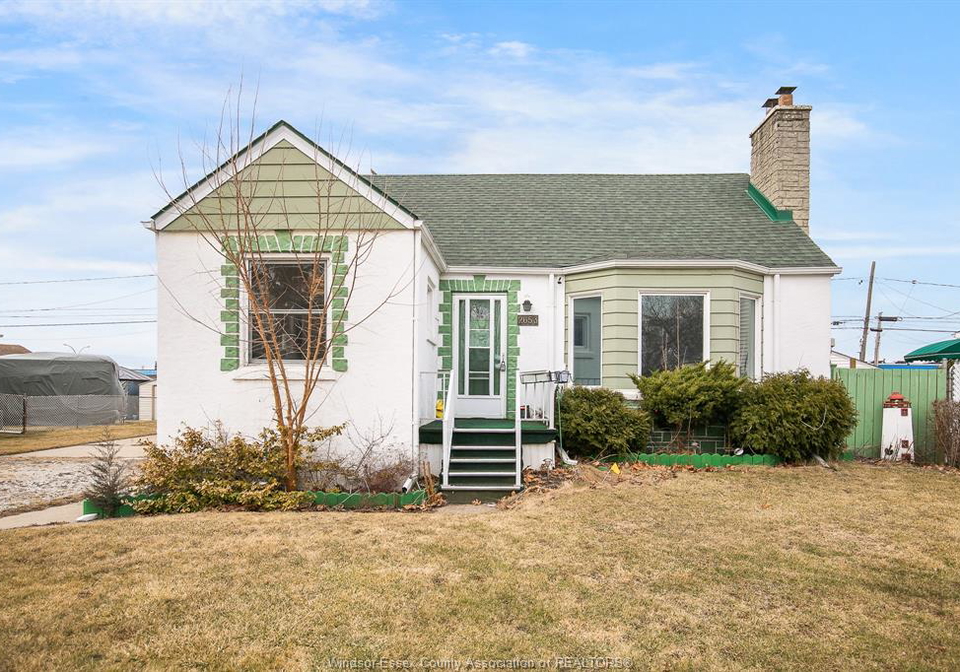 2653-alexis-street-windsor-ontario-26013026