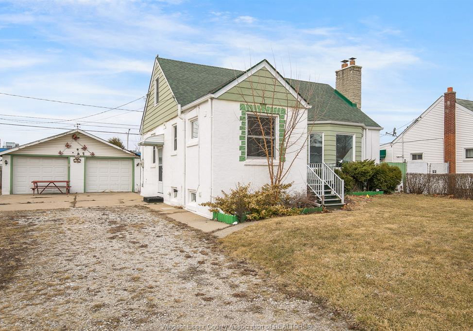 2653-alexis-street-windsor-ontario-26013026