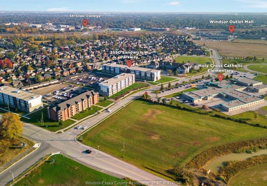 2600-sandwich-west-parkway-lasalle-ontario-26013030