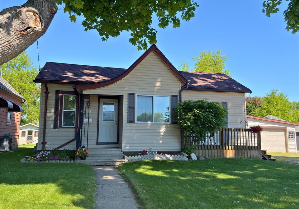 141-poplar-street-chatham-ontario-26013051