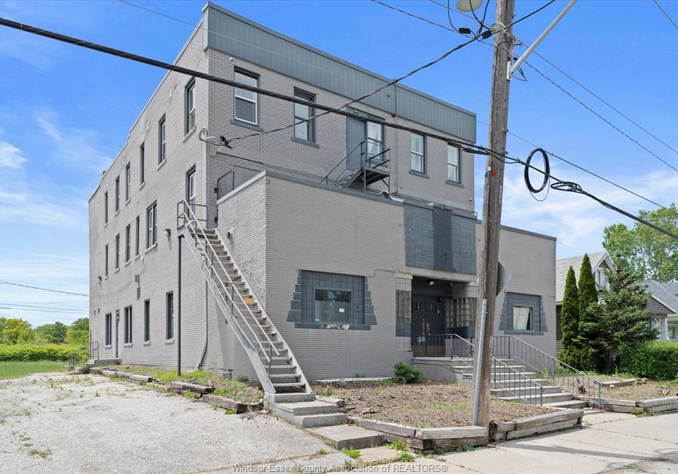 1353-wellington-avenue-windsor-ontario-26013063