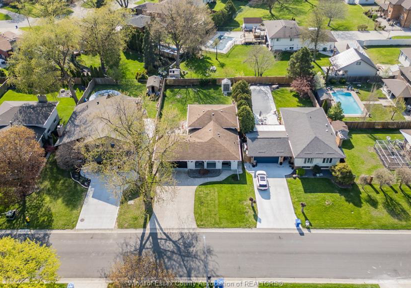 109-centennial-tecumseh-ontario-26013069