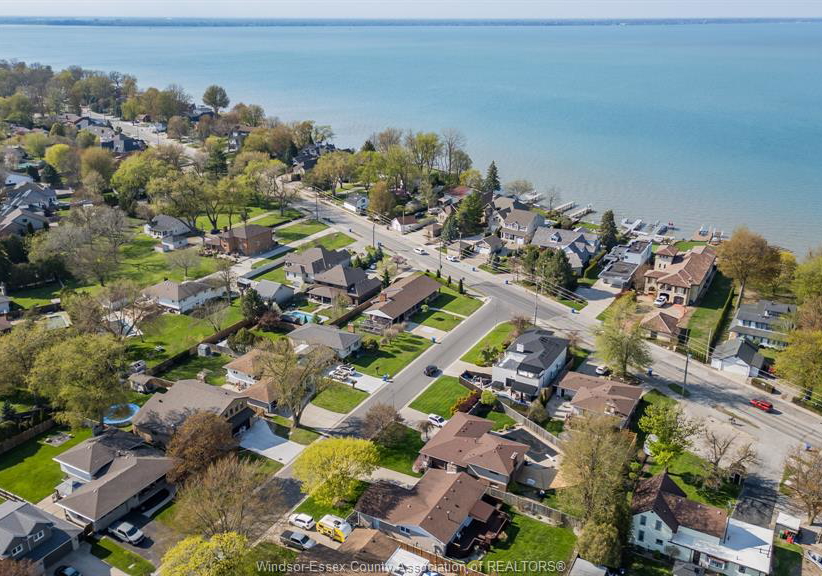 109-centennial-tecumseh-ontario-26013069