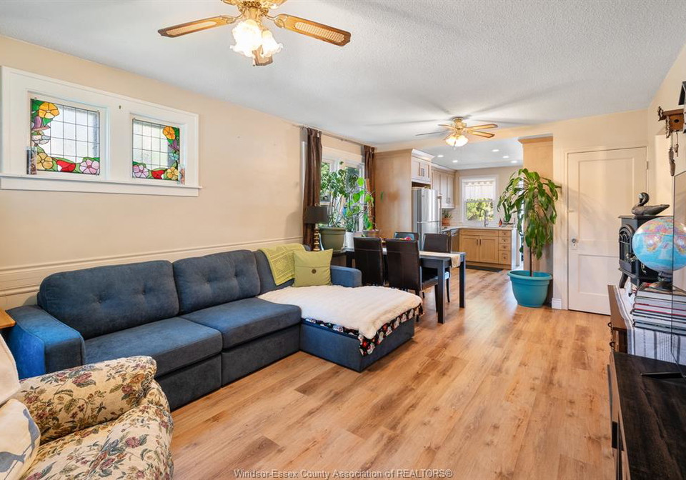 1220-bruce-avenue-windsor-ontario-26013075