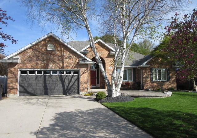 8-christina-place-chatham-ontario-26013078
