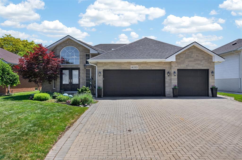 4333-golfcourse-windsor-ontario-26013080