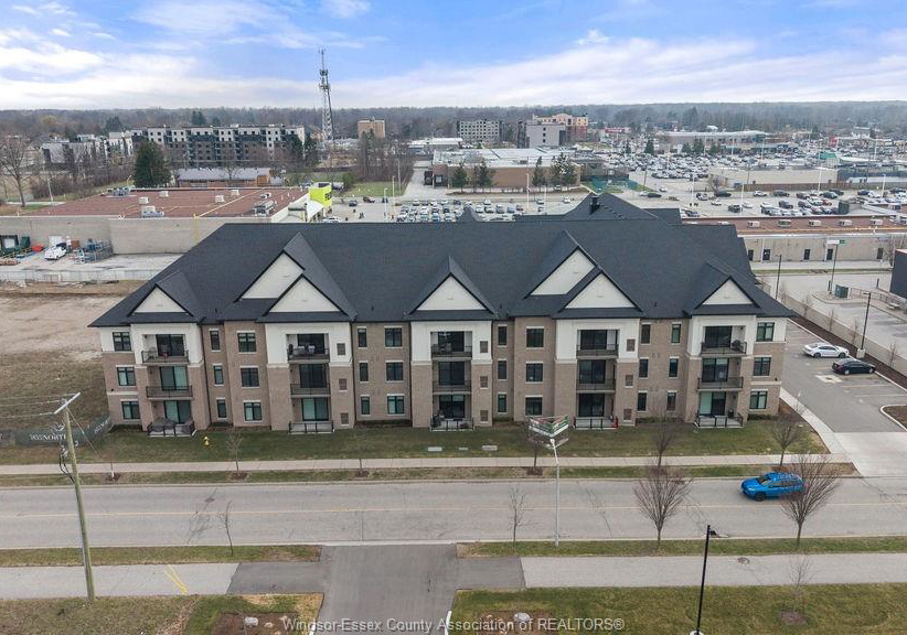 1855-wyoming-lasalle-ontario-26013081
