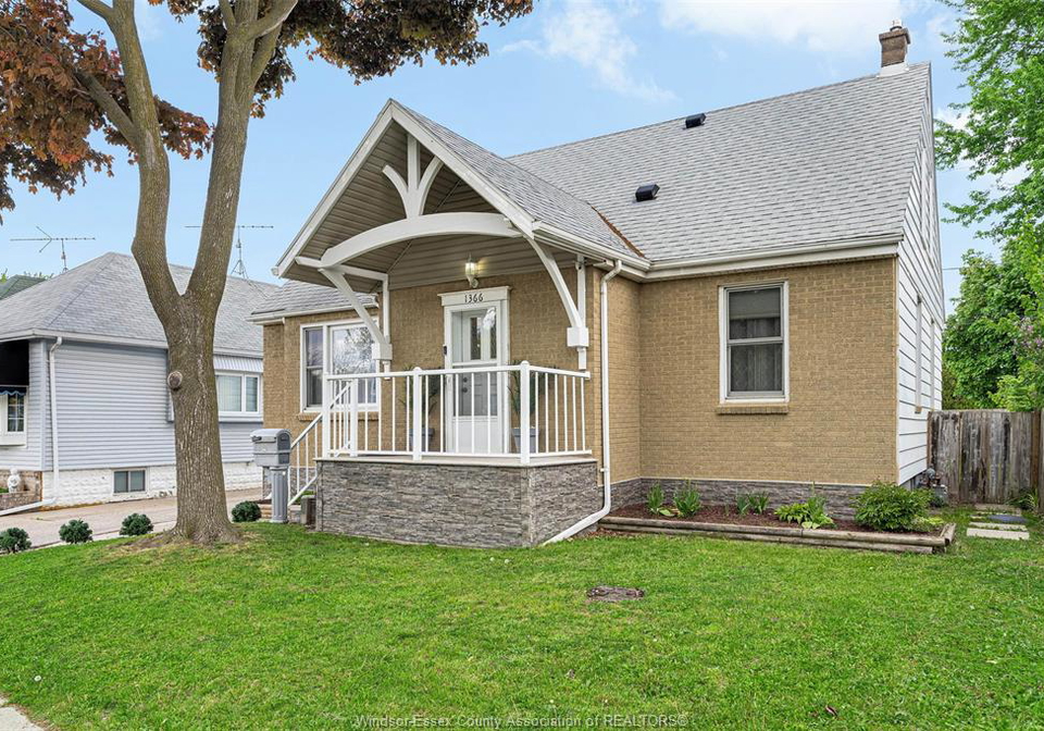 1366-lillian-avenue-windsor-ontario-26013088