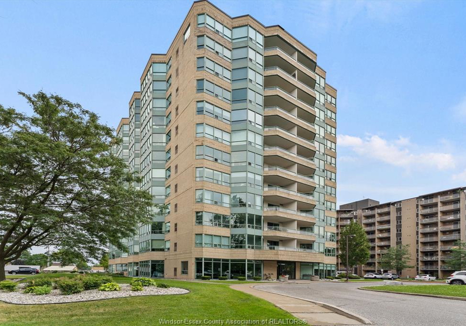 3601-riverside-drive-east-windsor-ontario-26013100