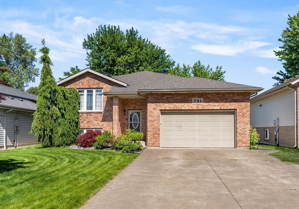 791-helena-crescent-belle-river-ontario-26013103