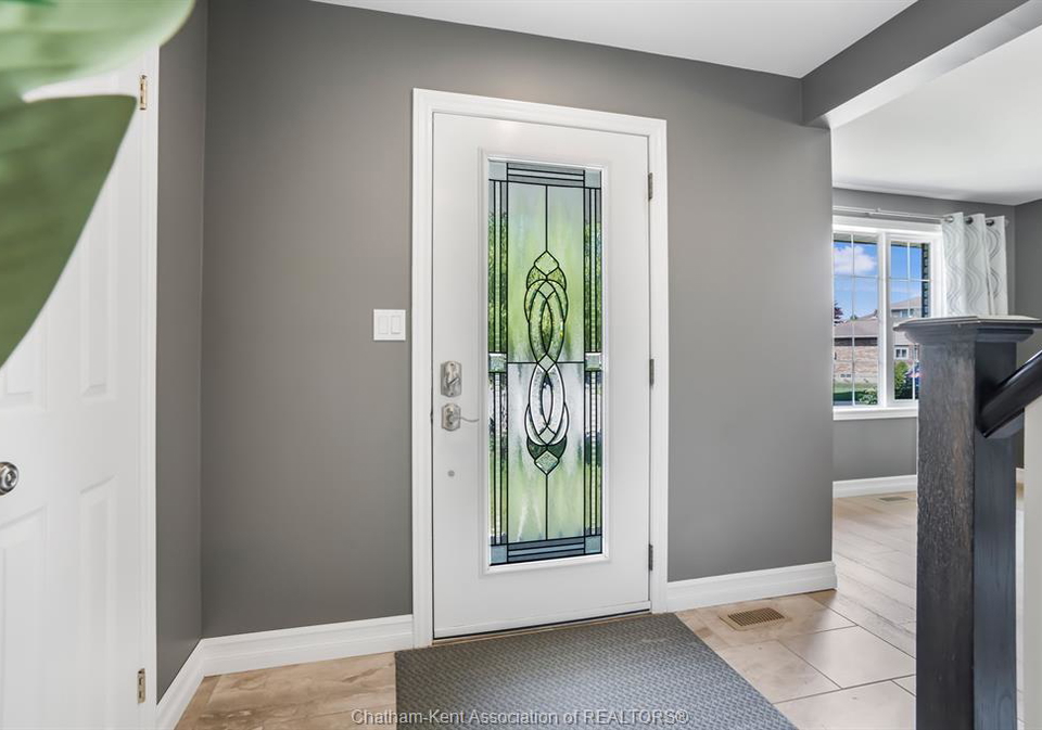 68-goldpark-road-chatham-ontario-26013104