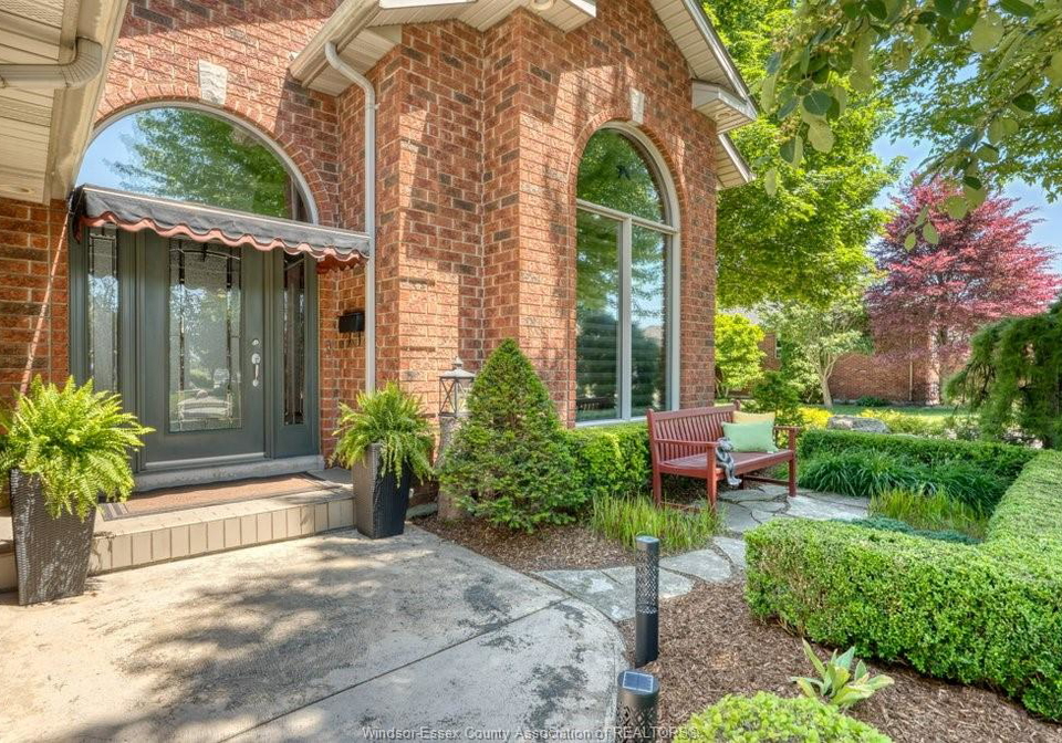 3898-northway-avenue-windsor-ontario-26013107