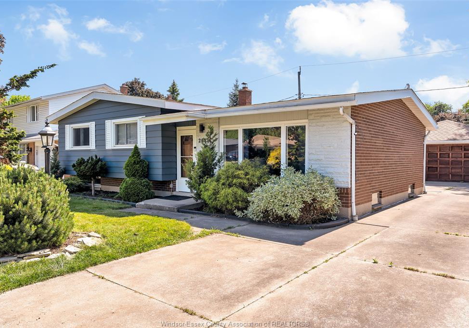 2695-sierra-drive-windsor-ontario-26013114