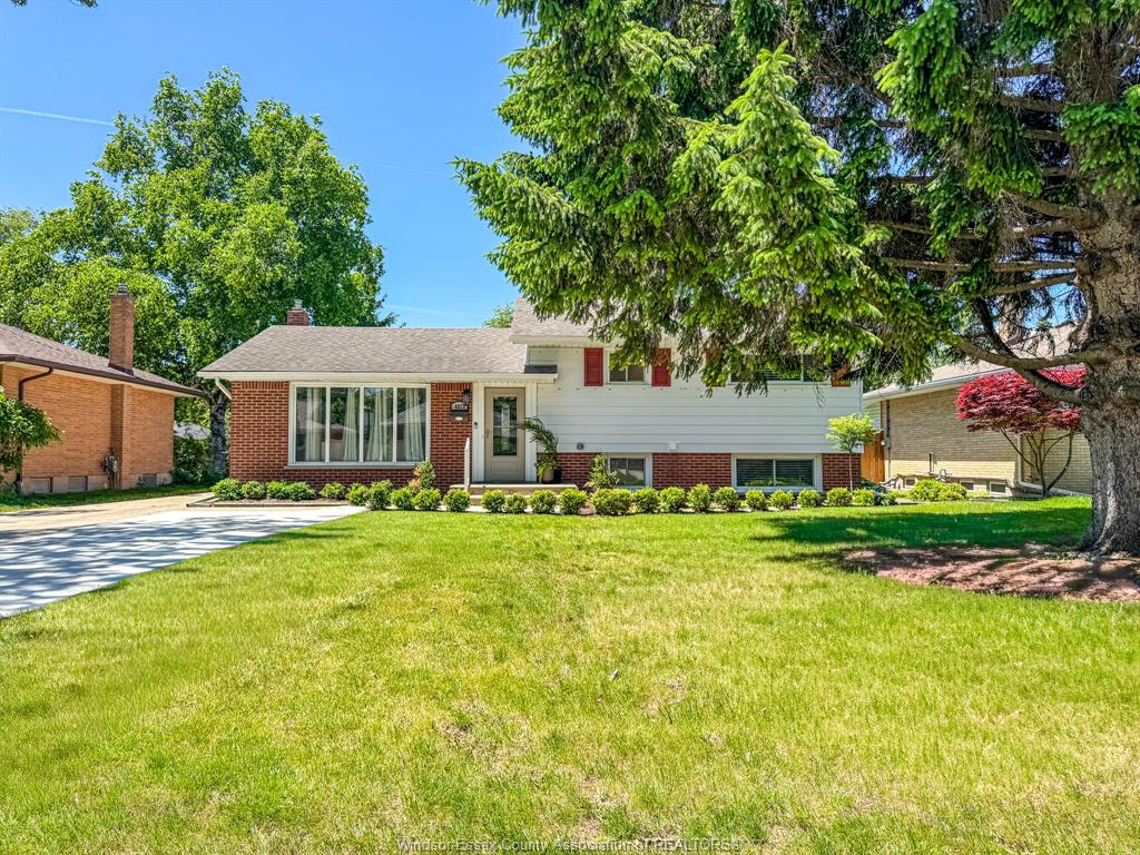 4013-longfellow-windsor-ontario-26013115