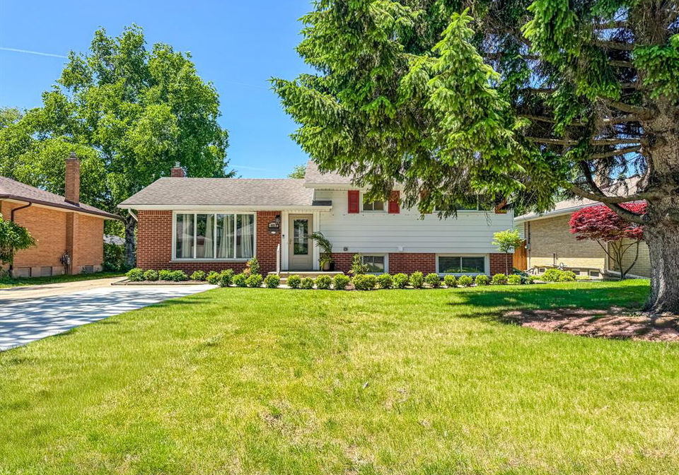4013-longfellow-windsor-ontario-26013115