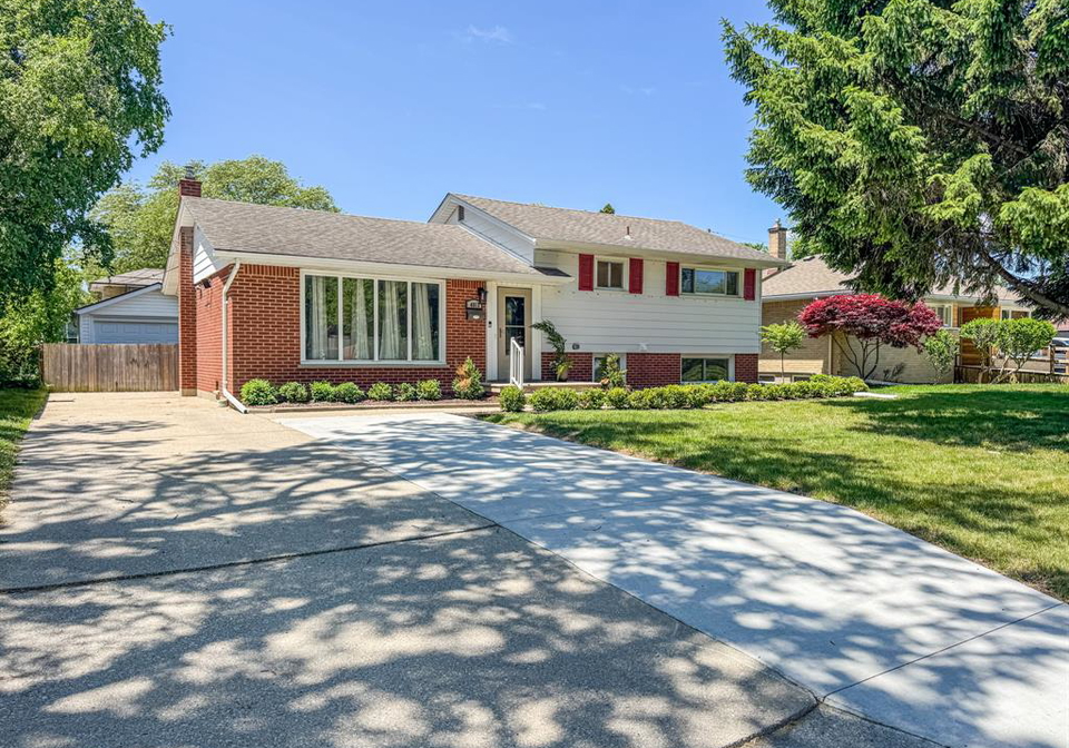 4013-longfellow-windsor-ontario-26013115