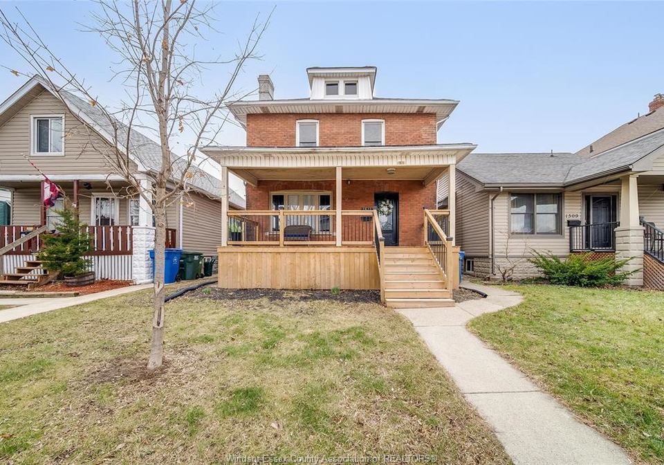 1511-hall-windsor-ontario-26013116