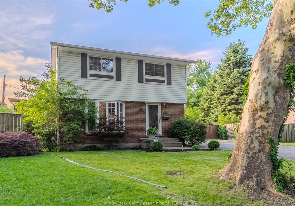 3536-wolfe-court-windsor-ontario-26013117