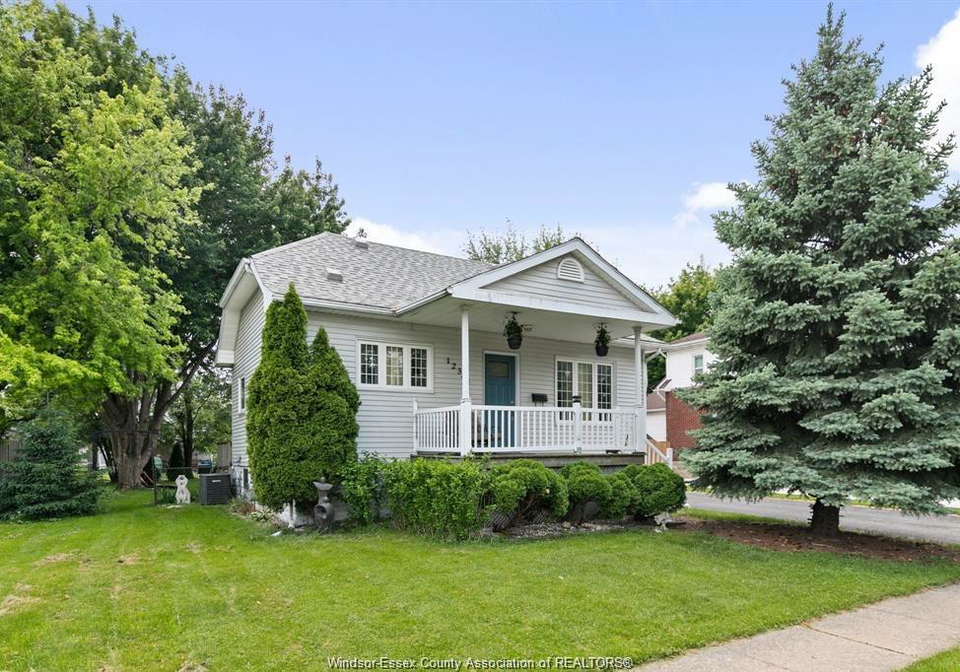 12341-st-denis-tecumseh-ontario-26013118