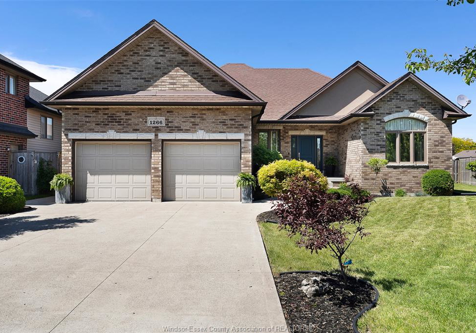 1266-deer-run-trail-lakeshore-ontario-26013127