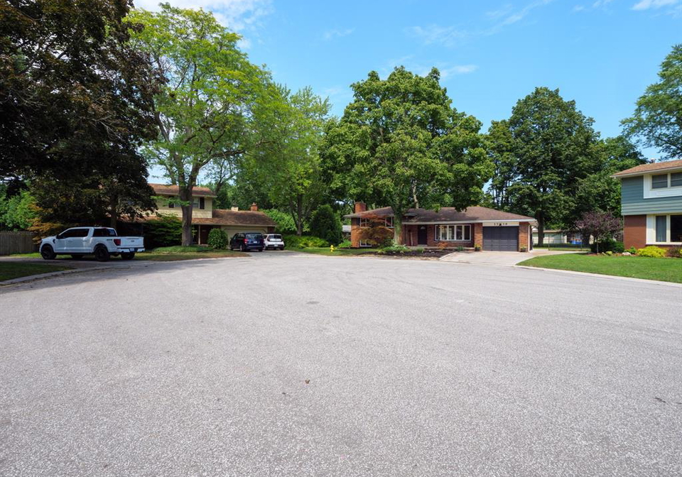 5710-dalton-avenue-lasalle-ontario-26013128