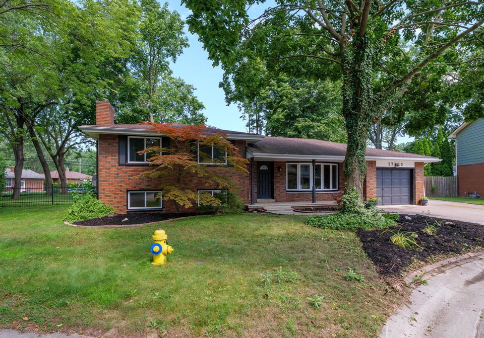 5710-dalton-avenue-lasalle-ontario-26013128