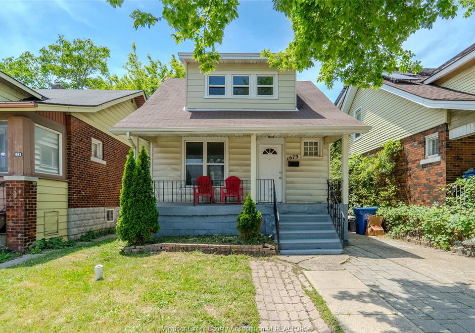 1679-howard-avenue-windsor-ontario-26013140