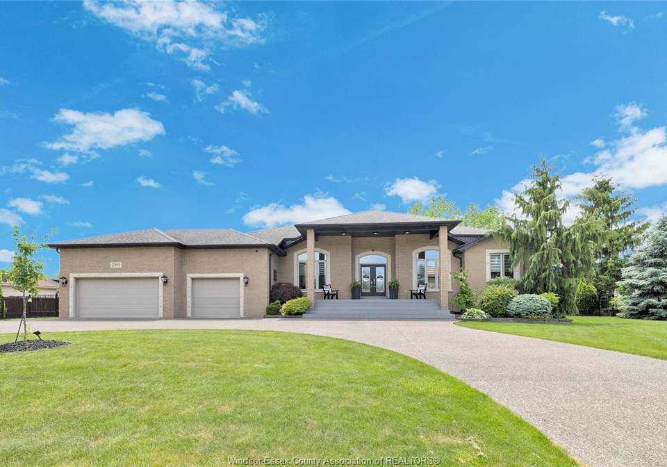 2895-piccadilly-avenue-tecumseh-ontario-26013143