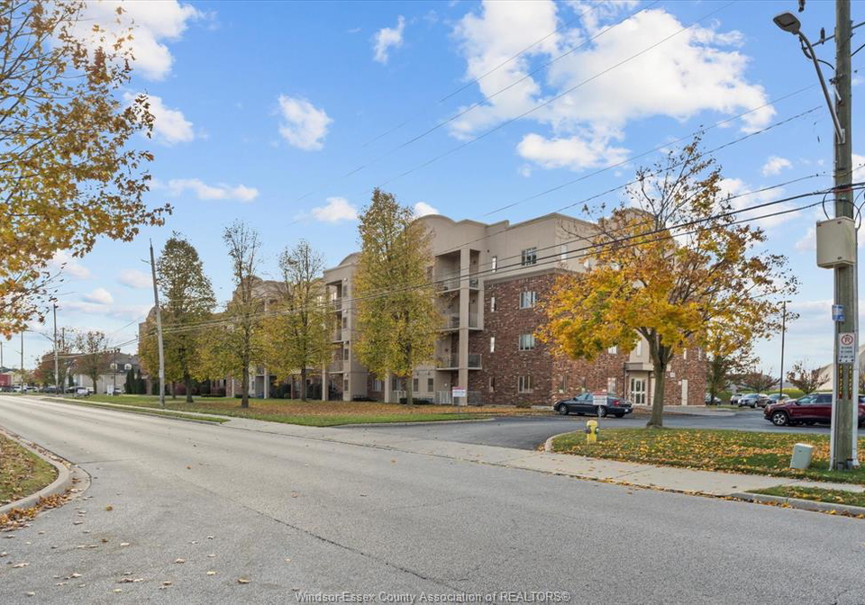 5995-ellis-street-lasalle-ontario-26013145