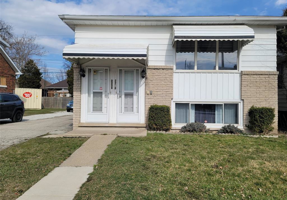 2240-howard-avenue-windsor-ontario-26013148