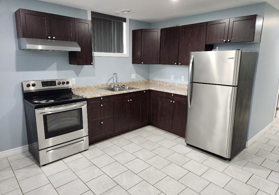 839-assumption-windsor-ontario-26013161
