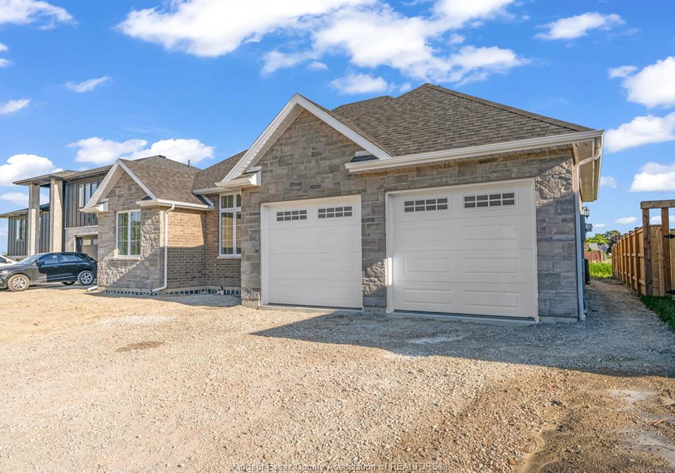 12175-ducharme-lane-mcgregor-ontario-26013177