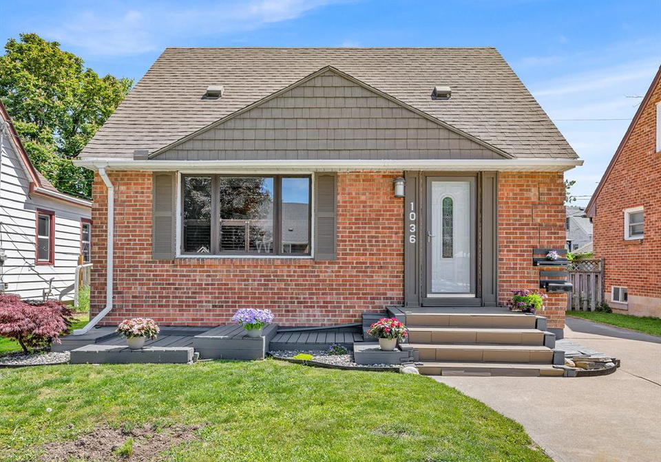 1036-villaire-windsor-ontario-26013182
