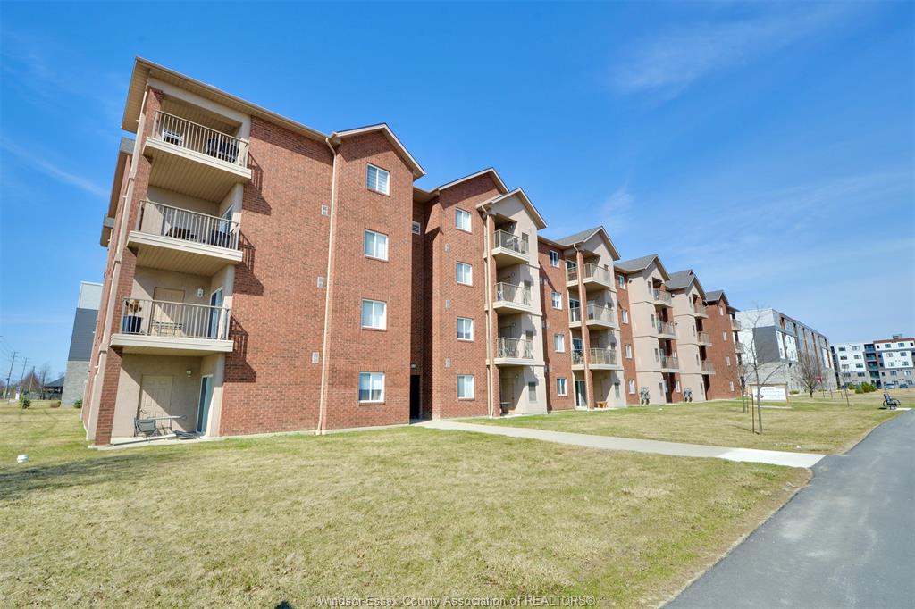 2650-sandwich-west-parkway-lasalle-ontario-26013188